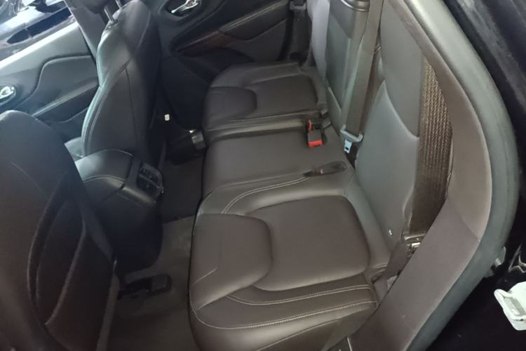 Used Jeep Cherokee 2016 2.0L Superior Edition Left Rear Seat