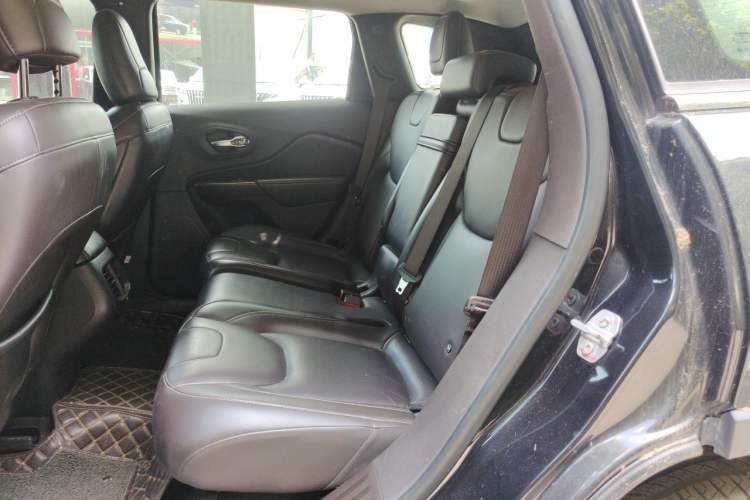 Used Jeep Cherokee 2016 2.4L Professional Smart Version Left Rear Seat