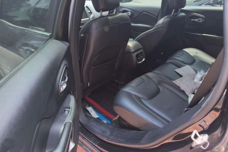 Used Jeep Cherokee 2016 2.4L Professional Smart Version Left Rear Seat
