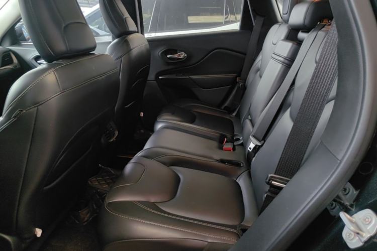Used Jeep Cherokee 2016 2.4L Professional Edition Left Rear Seat
