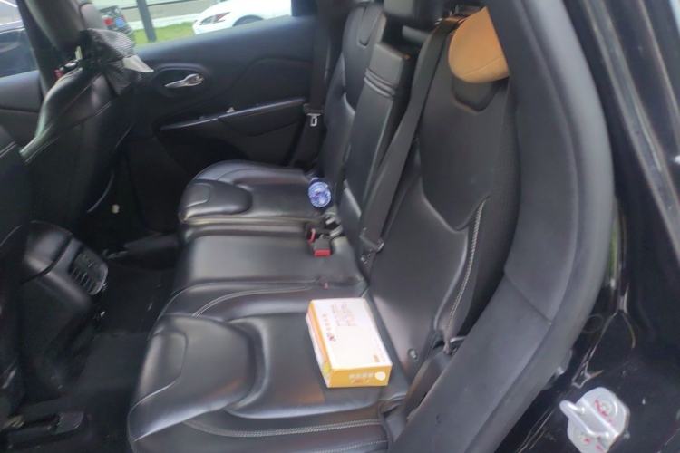 Used Jeep Cherokee 2016 2.4L Superior Edition Left Rear Seat