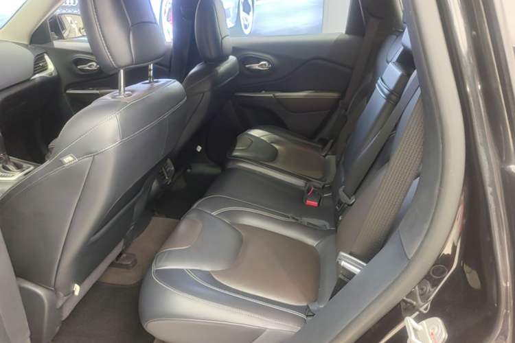 Used Jeep Cherokee 2016 2.4L Professional Smart Version Left Rear Seat