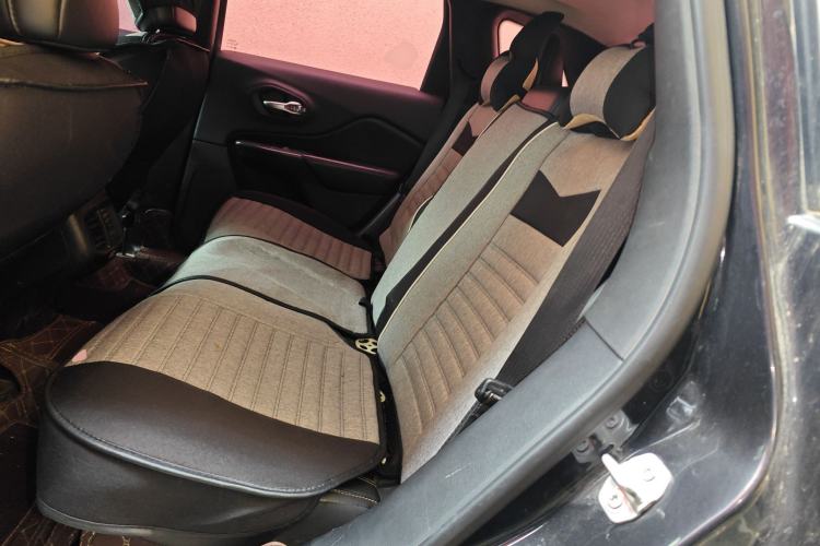 Used Jeep Cherokee 2016 2.0L Superior Edition Left Rear Seat
