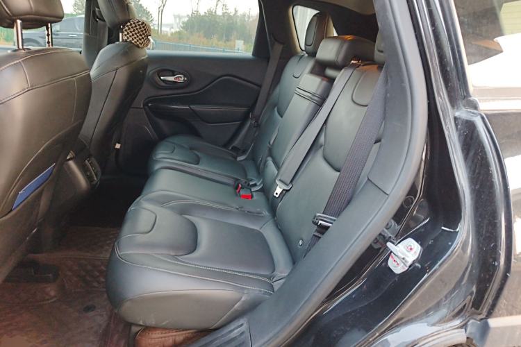 Used Jeep Cherokee 2016 2.4L Leading Smart Version Left Rear Seat