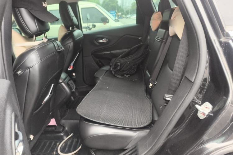 Used Jeep Cherokee 2016 2.4L Leading Edition Left Rear Seat