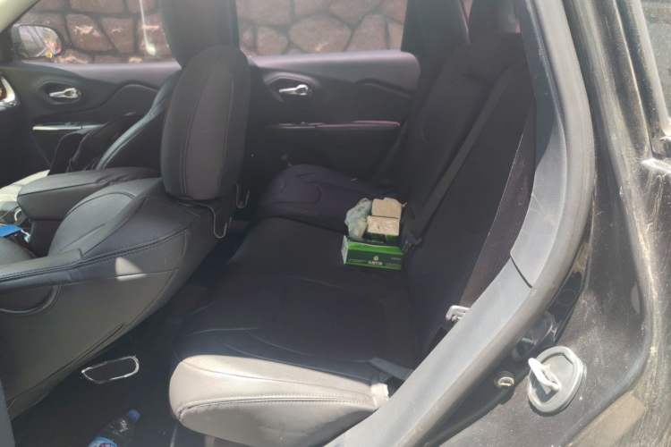 Used Jeep Cherokee 2016 2.4L Leading Edition Left Rear Seat