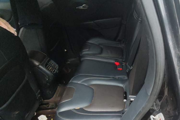Used Jeep Cherokee 2016 2.4L Leading Smart Version Left Rear Seat