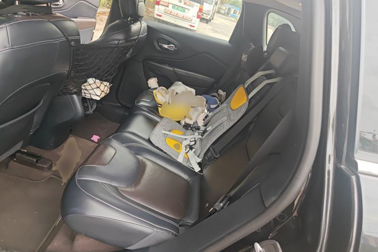 Used Jeep Cherokee 2016 2.4L Leading Edition Left Rear Seat