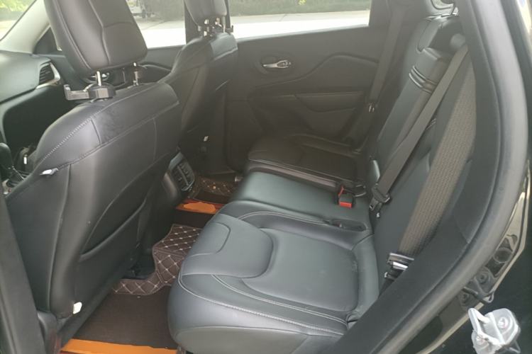 Used Jeep Cherokee 2016 2.4L Leading Smart Version Left Rear Seat