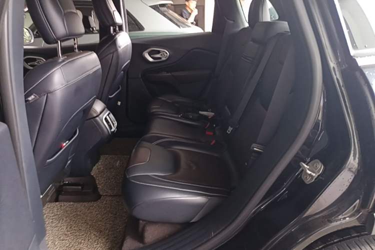 Used Jeep Cherokee 2016 2.4L Professional Smart Version Left Rear Seat
