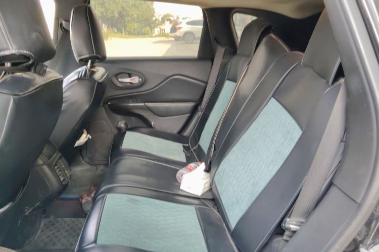 Used Jeep Cherokee 2016 2.0L Superior Edition Left Rear Seat