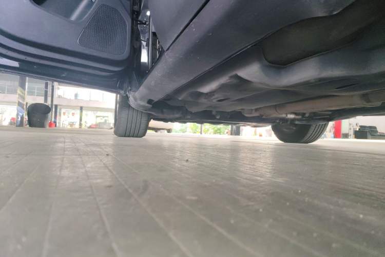 Used Jeep Cherokee 2016 2.4L Leading Edition Left Side Sill