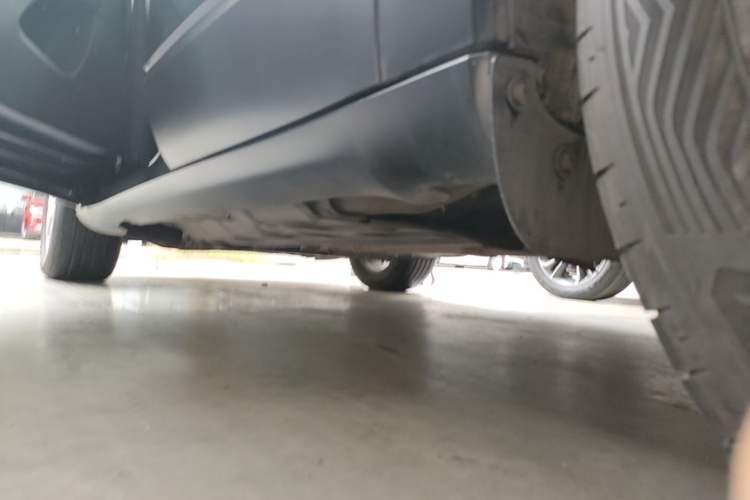 Used Jeep Cherokee 2016 2.4L Leading Edition Left Side Sill