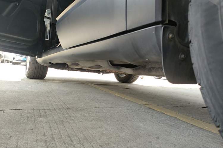 Used Jeep Cherokee 2016 2.0L Superior Edition Left Side Sill