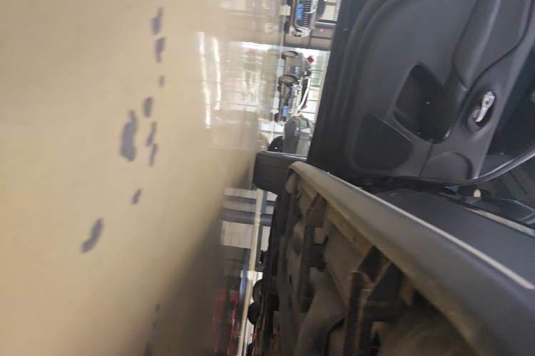 Used Jeep Cherokee 2016 2.0L Smart Version Left Side Sill