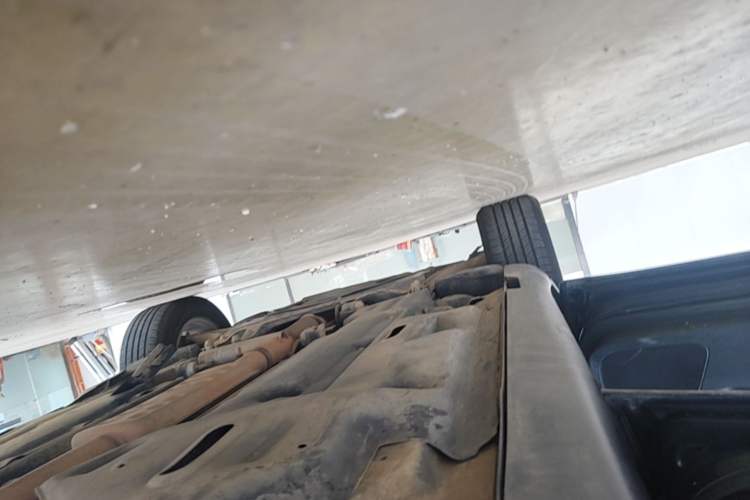 Used Jeep Cherokee 2016 2.4L Professional Smart Version Left Side Sill