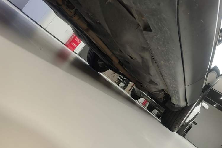 Used Jeep Cherokee 2016 2.4L Professional Smart Version Left Side Sill