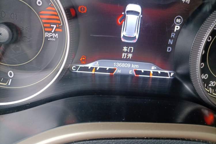 Used Jeep Cherokee 2016 2.0L Superior Edition Odometer Close Up