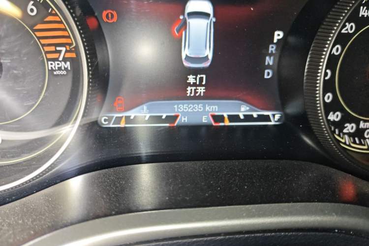 Used Jeep Cherokee 2016 2.4L Professional Smart Version Odometer Close Up