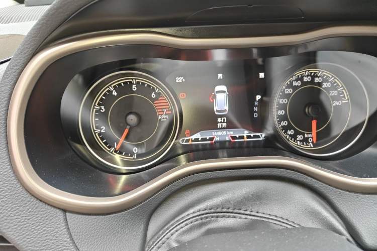 Used Jeep Cherokee 2016 2.0L Leading Edition Odometer Close Up