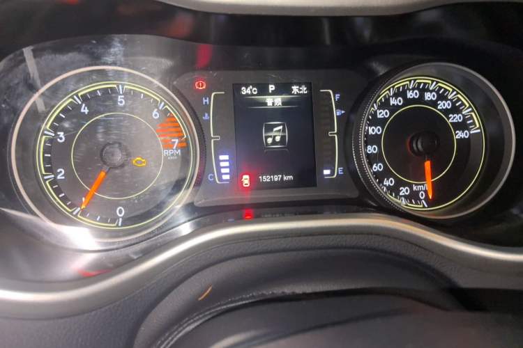 Used Jeep Cherokee 2016 2.4L Leading Edition Odometer Close Up