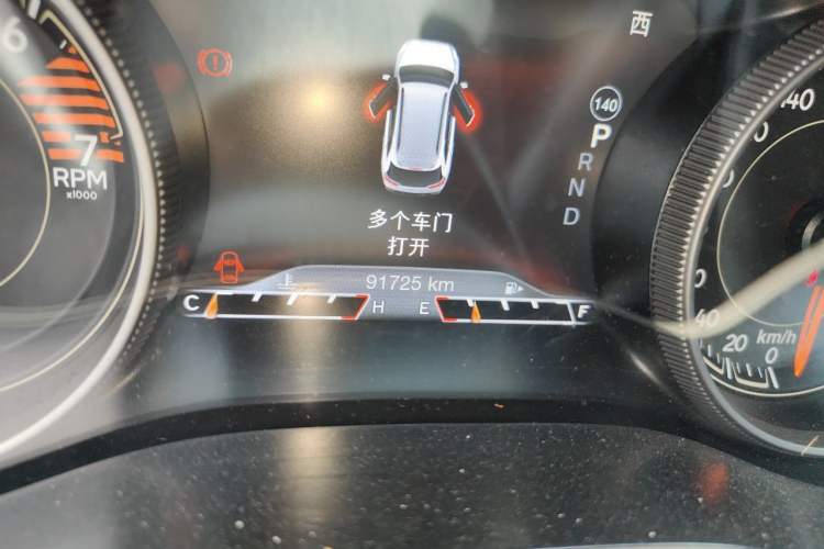 Used Jeep Cherokee 2016 2.0L Superior Edition Odometer Close Up