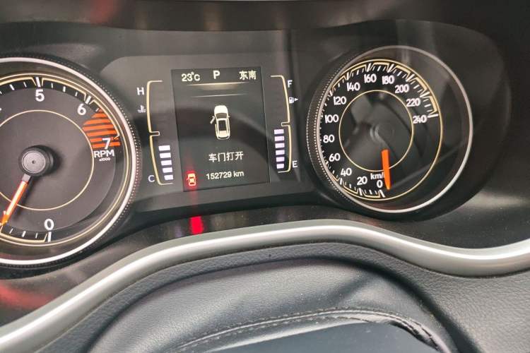 Used Jeep Cherokee 2016 2.4L Professional Edition Odometer Close Up