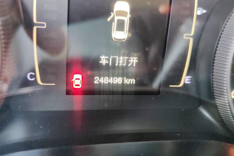 Used Jeep Cherokee 2016 2.4L Leading Edition Odometer Close Up