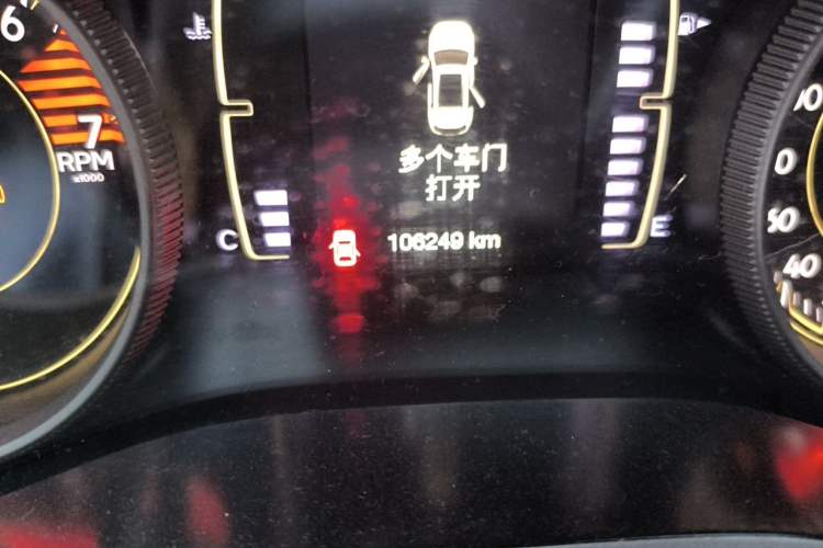 Used Jeep Cherokee 2016 2.4L Leading Smart Version Odometer Close Up