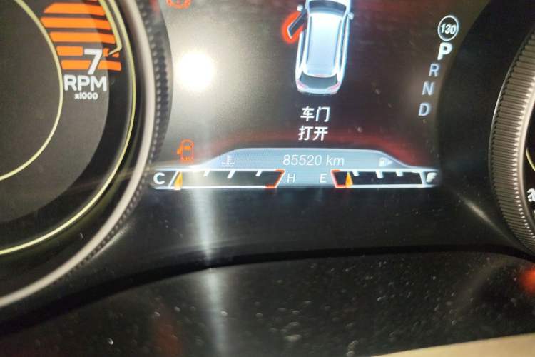 Used Jeep Cherokee 2016 2.0L Superior Edition Odometer Close Up