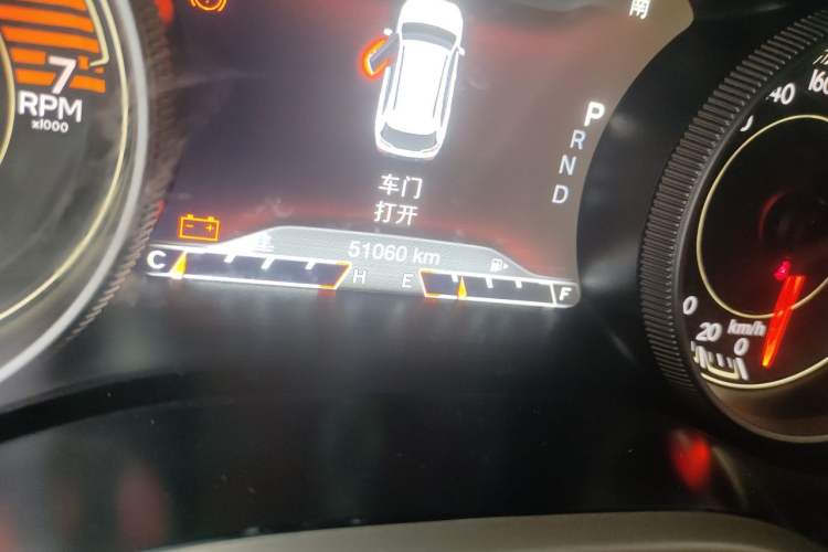 Used Jeep Cherokee 2016 2.0L Superior Edition Odometer Close Up