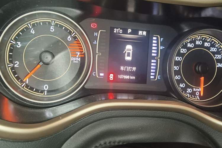 Used Jeep Cherokee 2016 2.4L Leading Edition Odometer Close Up