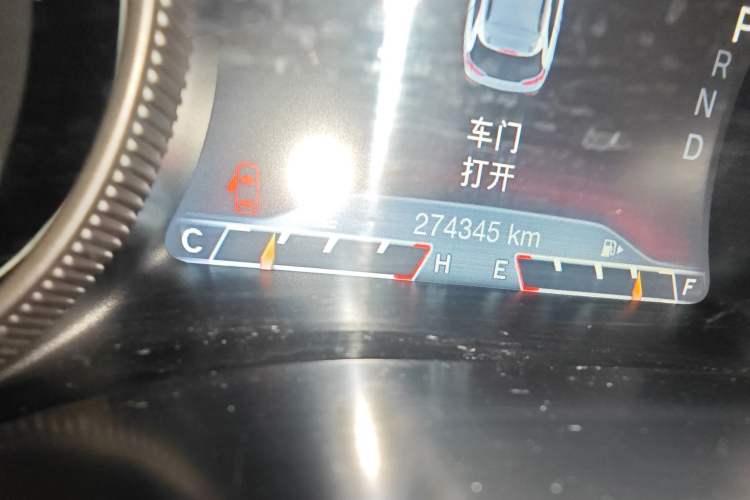 Used Jeep Cherokee 2016 2.0L Superior Edition Odometer Close Up
