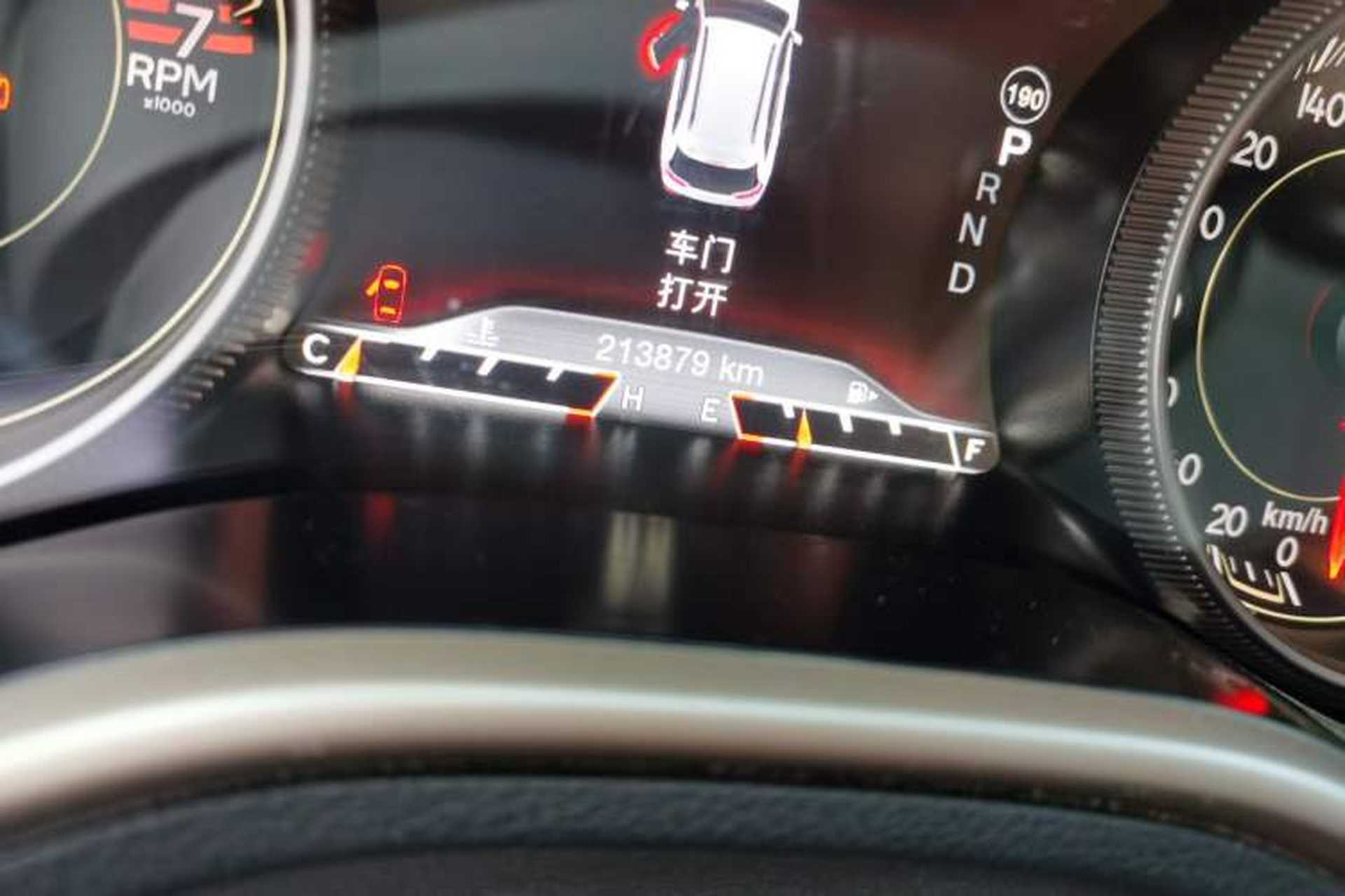 Used Jeep Cherokee 2016 2.0L Superior Edition Odometer Close Up