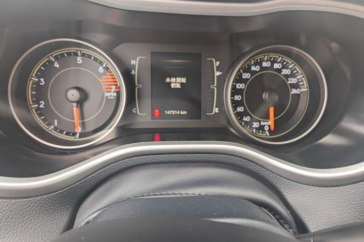Used Jeep Cherokee 2016 2.4L Leading Edition Odometer Close Up