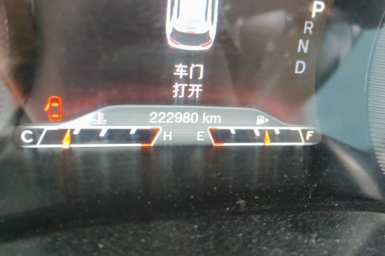 Used Jeep Cherokee 2016 2.0L Superior Edition Odometer Close Up