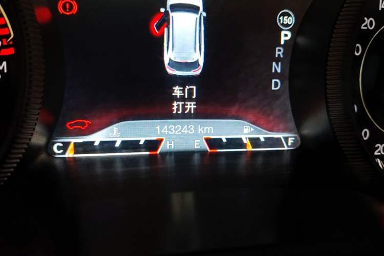 Used Jeep Cherokee 2016 2.0L Superior Edition Odometer Close Up