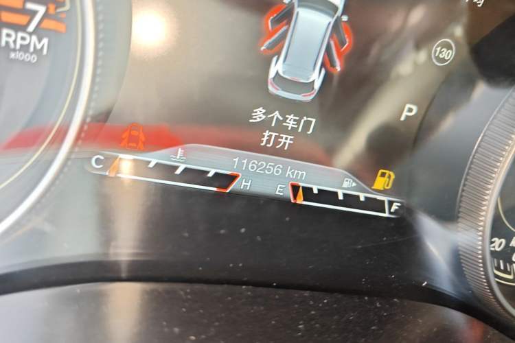 Used Jeep Cherokee 2016 2.0L Superior Edition Odometer Close Up