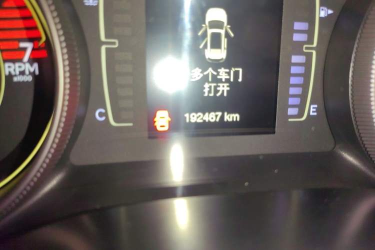 Used Jeep Cherokee 2016 2.4L Professional Edition Odometer Close Up