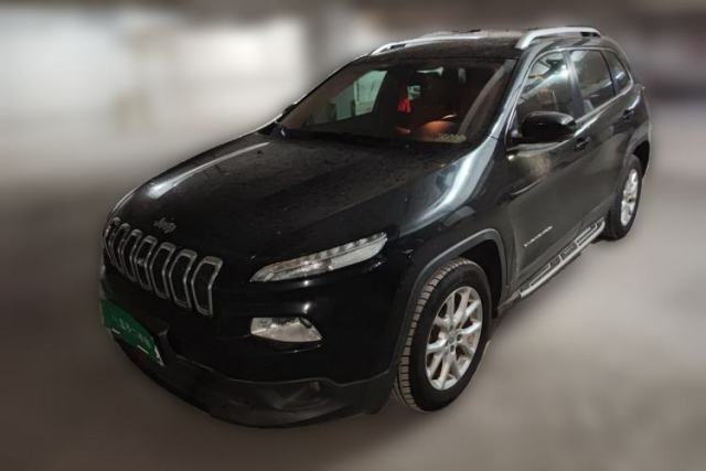 Ojetý Jeep Cherokee 2016 2.4L Leading Smart Version