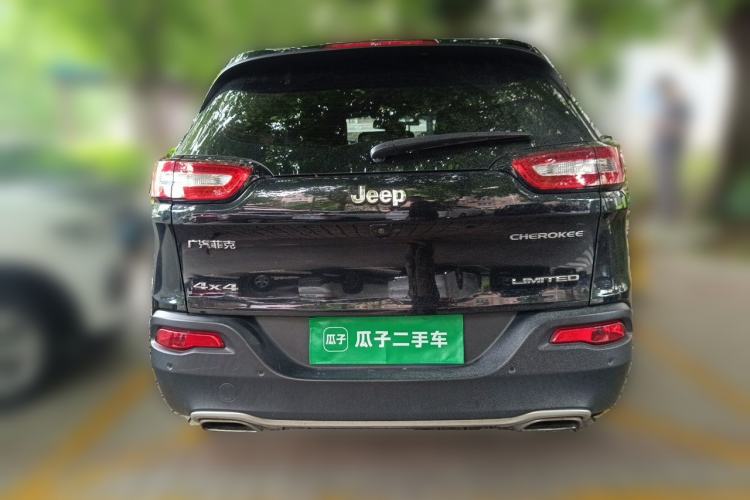 Used Jeep Cherokee 2016 2.4L Superior Edition Rear
