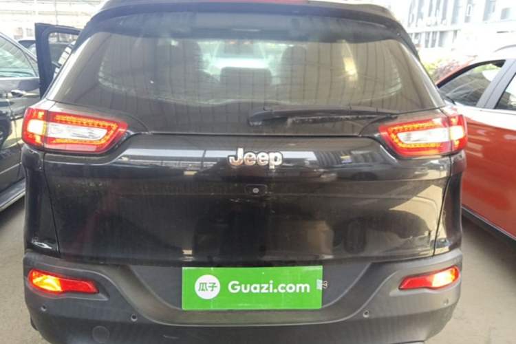 Used Jeep Cherokee 2016 2.0L Superior Edition Rear