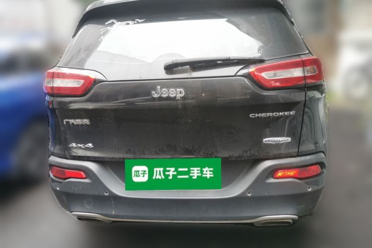 Used Jeep Cherokee 2016 2.4L Professional Edition Rear
