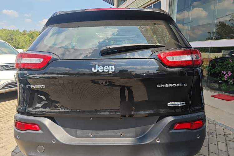 Used Jeep Cherokee 2016 2.4L Leading Smart Version Rear