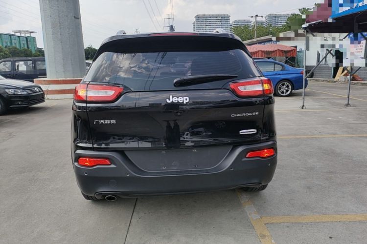 Used Jeep Cherokee 2016 2.0L Superior Edition Rear