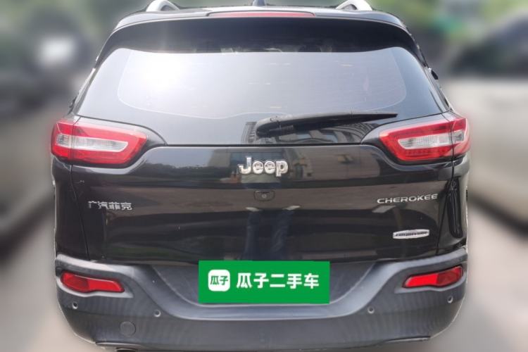 Used Jeep Cherokee 2016 2.0L Superior Edition Rear