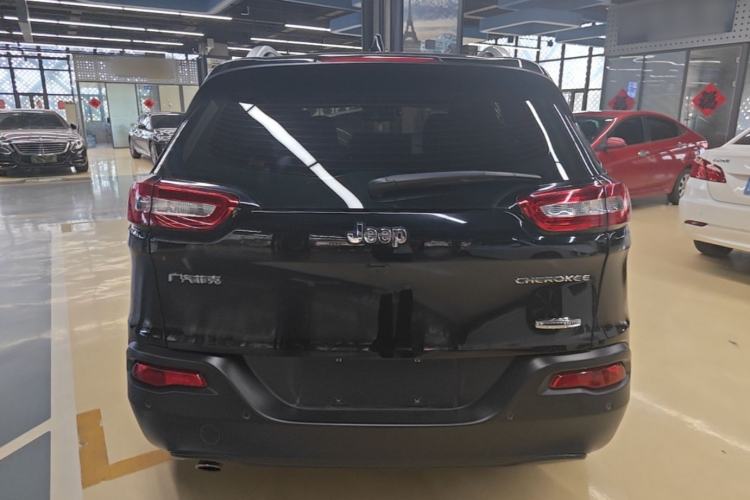 Used Jeep Cherokee 2016 2.0L Smart Version Rear