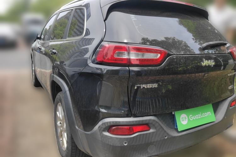 Used Jeep Cherokee 2016 2.0L Superior Edition Rear Left 45 Deg
