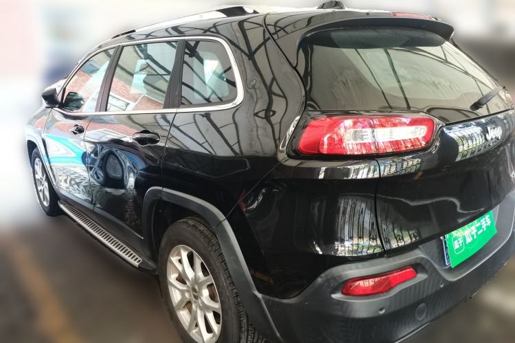 Used Jeep Cherokee 2016 2.4L Leading Edition Rear Left 45 Deg
