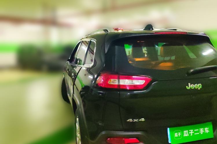 Used Jeep Cherokee 2016 2.4L Superior Edition Rear Left 45 Deg